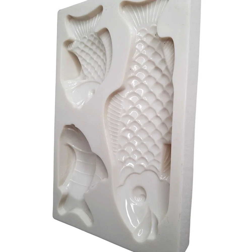 Barry Baking Chocolate Mold White Plastic Fish-Shaped Tool For‎ Confectionery